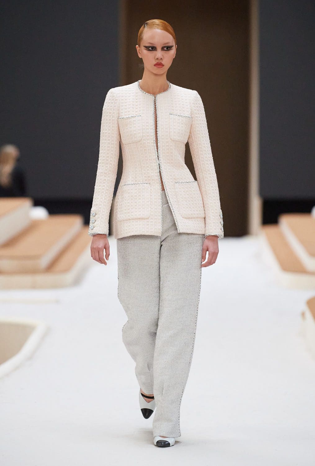 Chanel Haute Couture Весна-Лето 2022 от RUNWAY ЖУРНАЛ