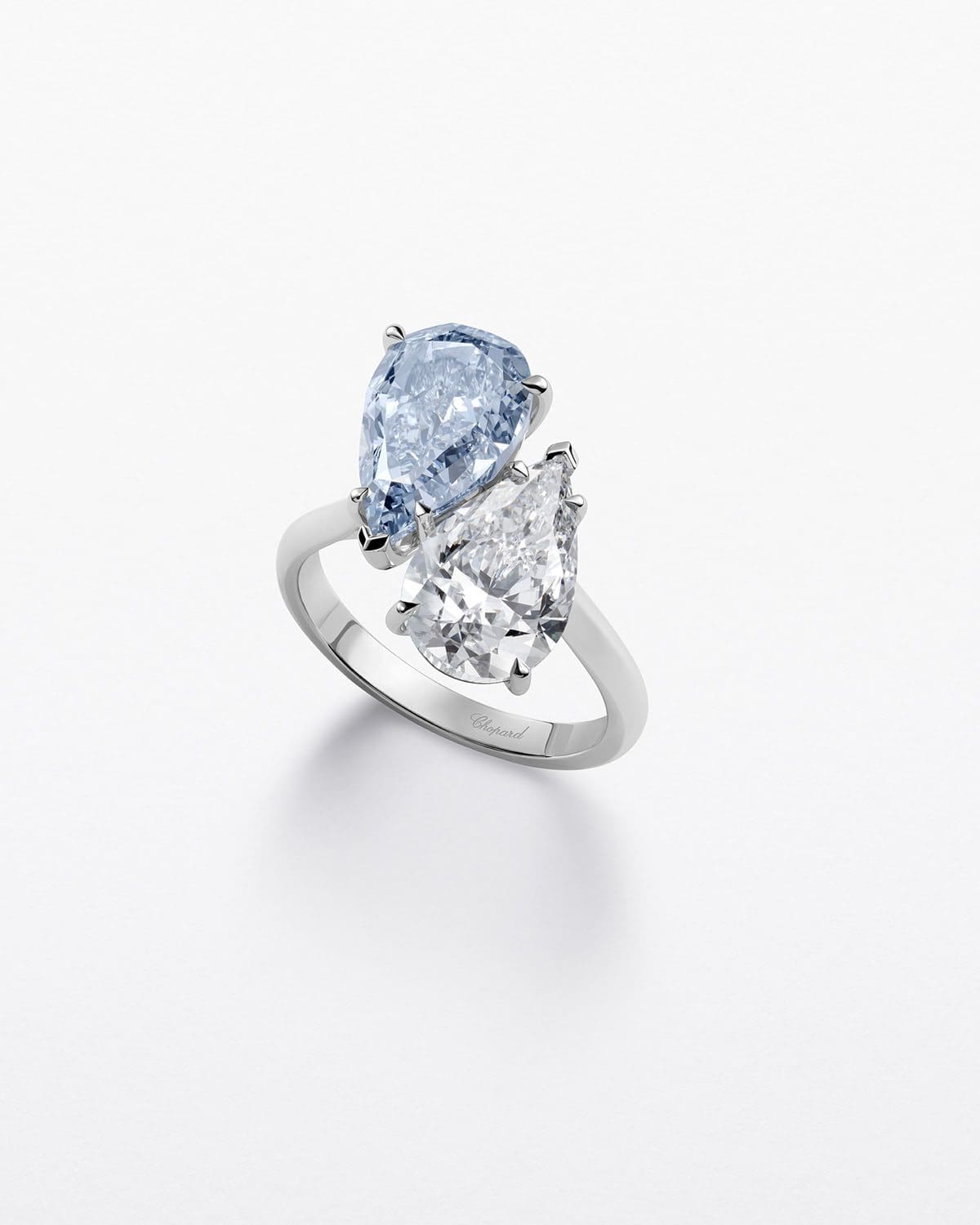 Diamond ring_828474-1001