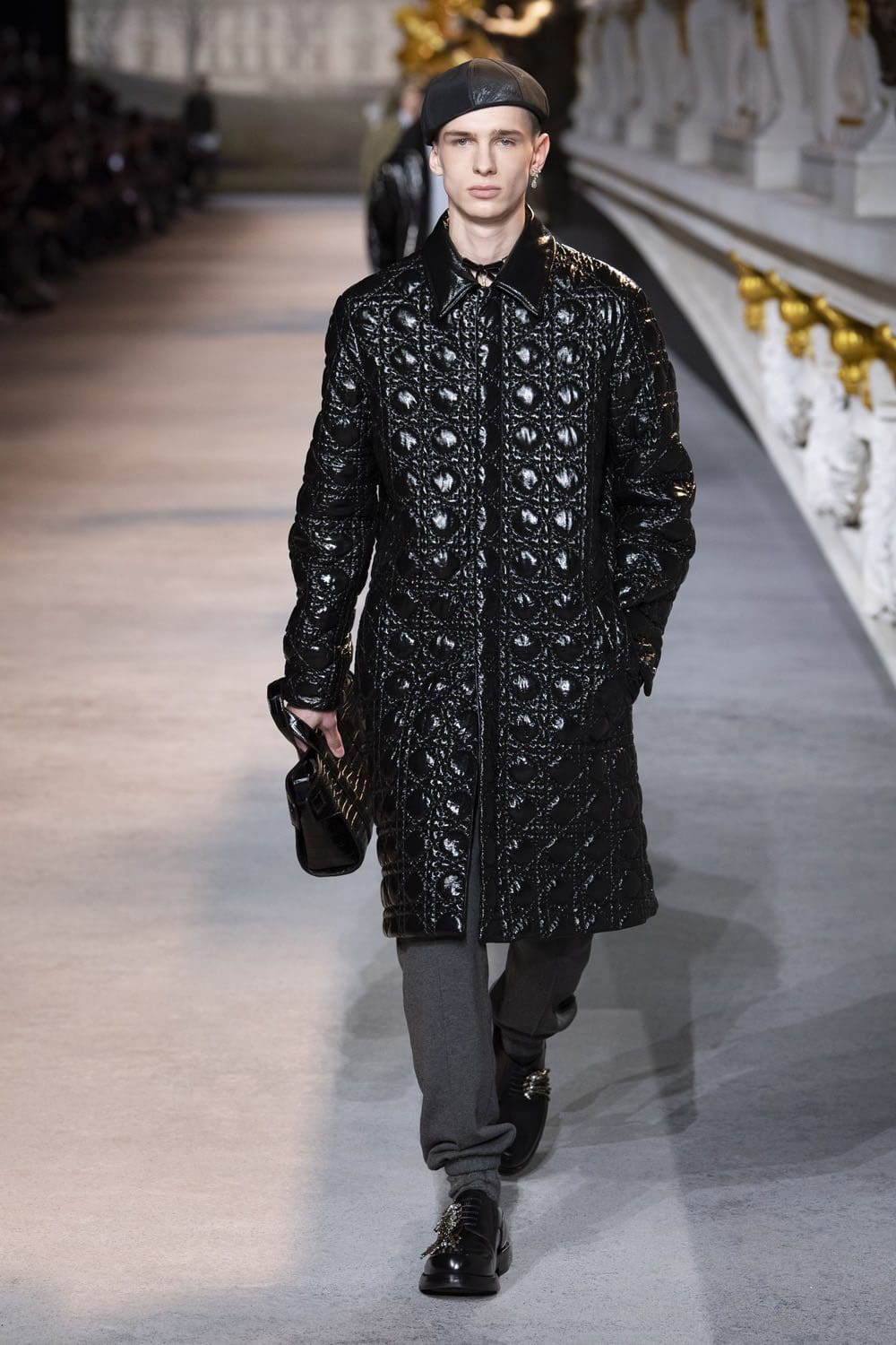Dior Fall Winter 2022-2023 Men by RUNWAY MAGAZINE