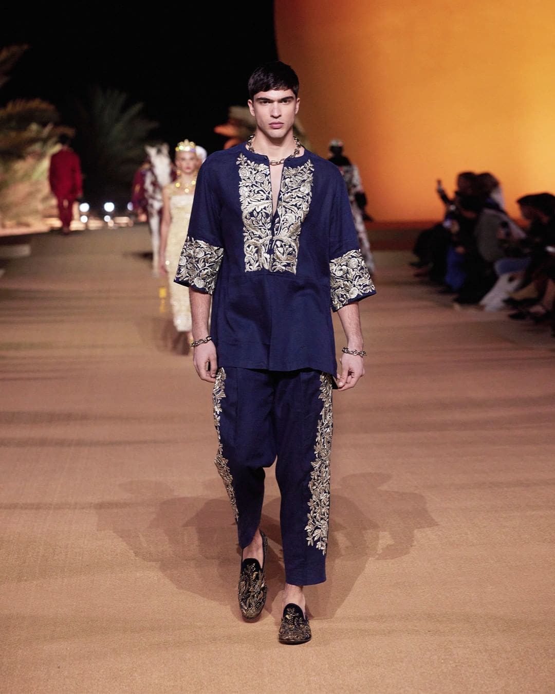 Dolce Gabbana Alta Moda y Alta Sartoria - AlUla Arabia Saudita por RUNWAY REVISTA