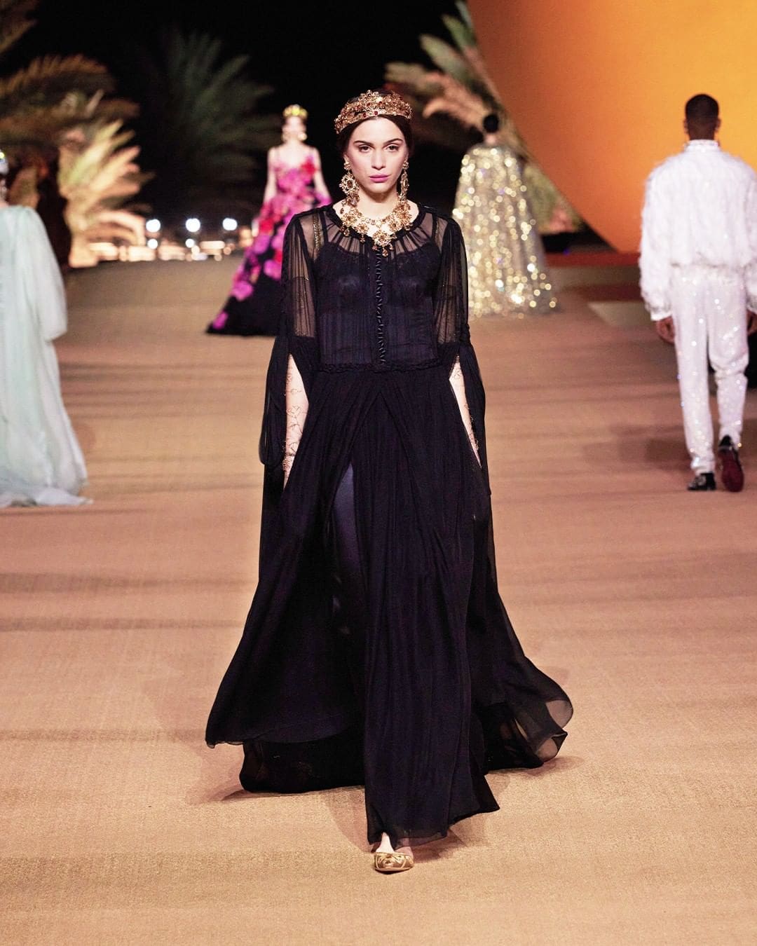 Dolce Gabbana Alta Moda y Alta Sartoria - AlUla Arabia Saudita por RUNWAY REVISTA