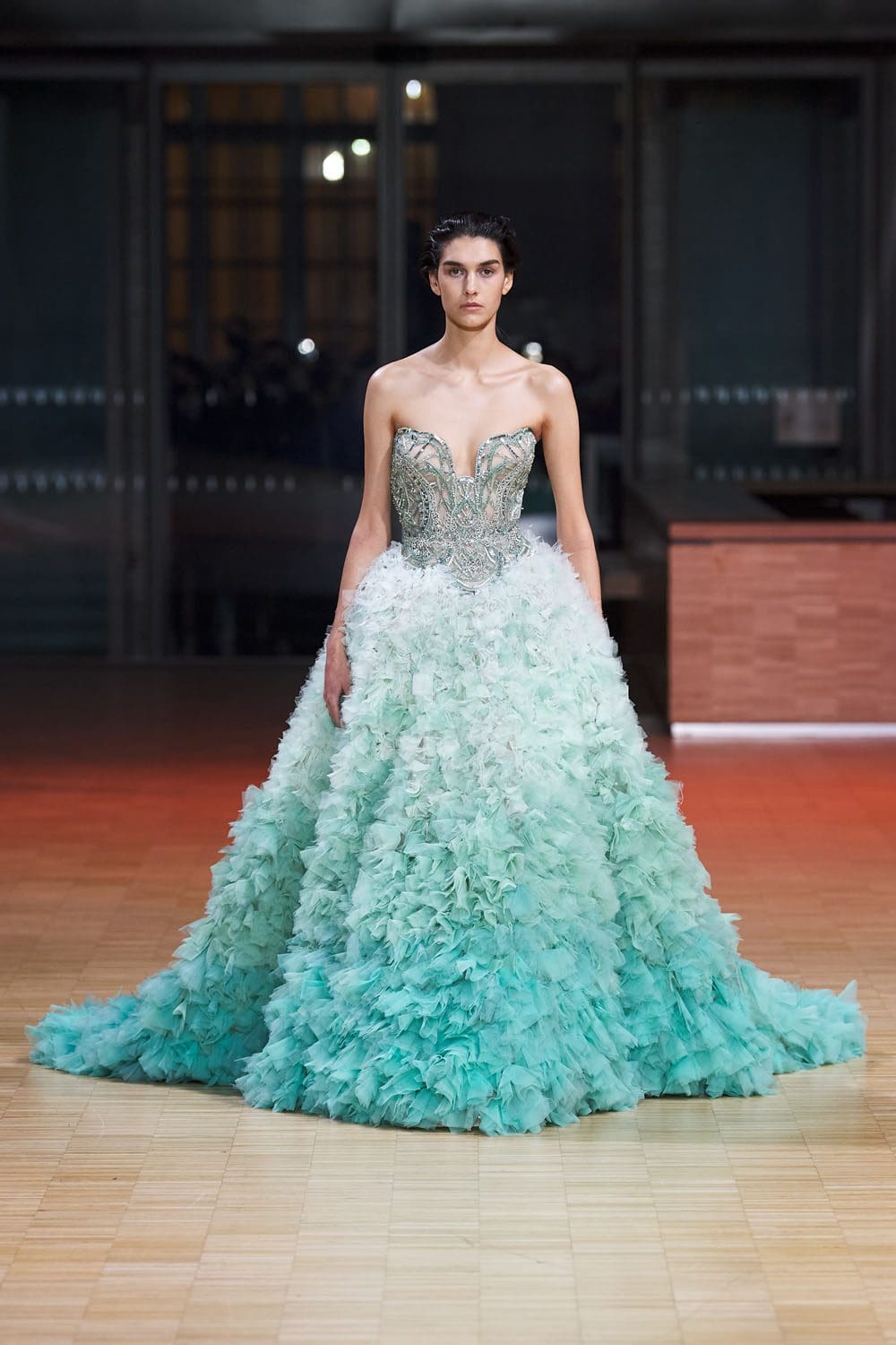 Elie Saab高级定制时装2022春夏 RUNWAY 杂志