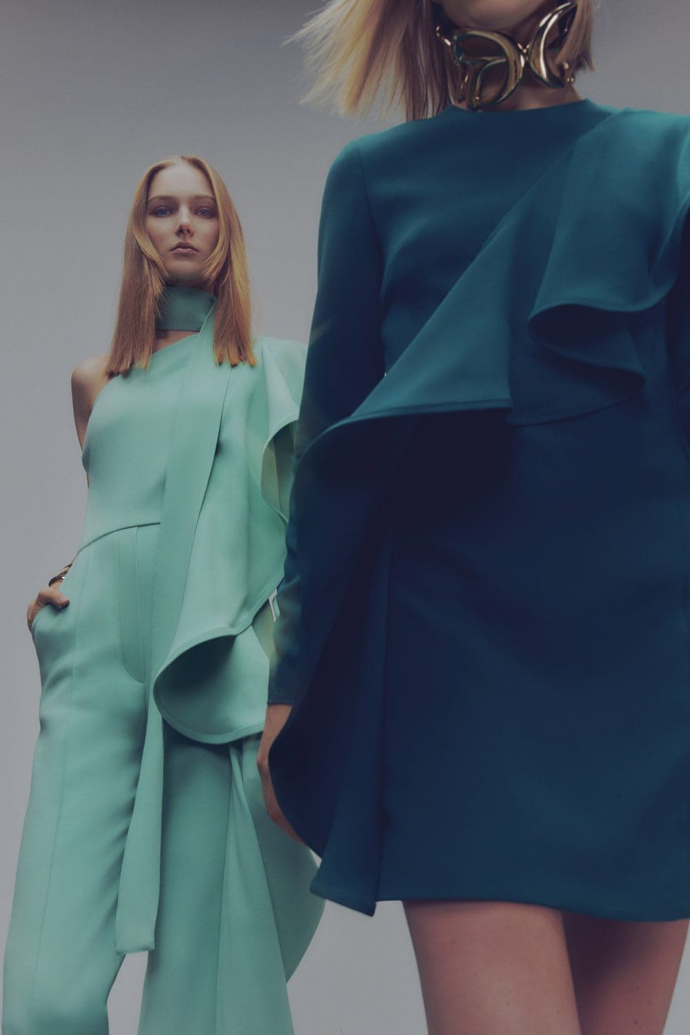 Elie Saab Pré-Outono 2022 por RUNWAY MAGAZINE