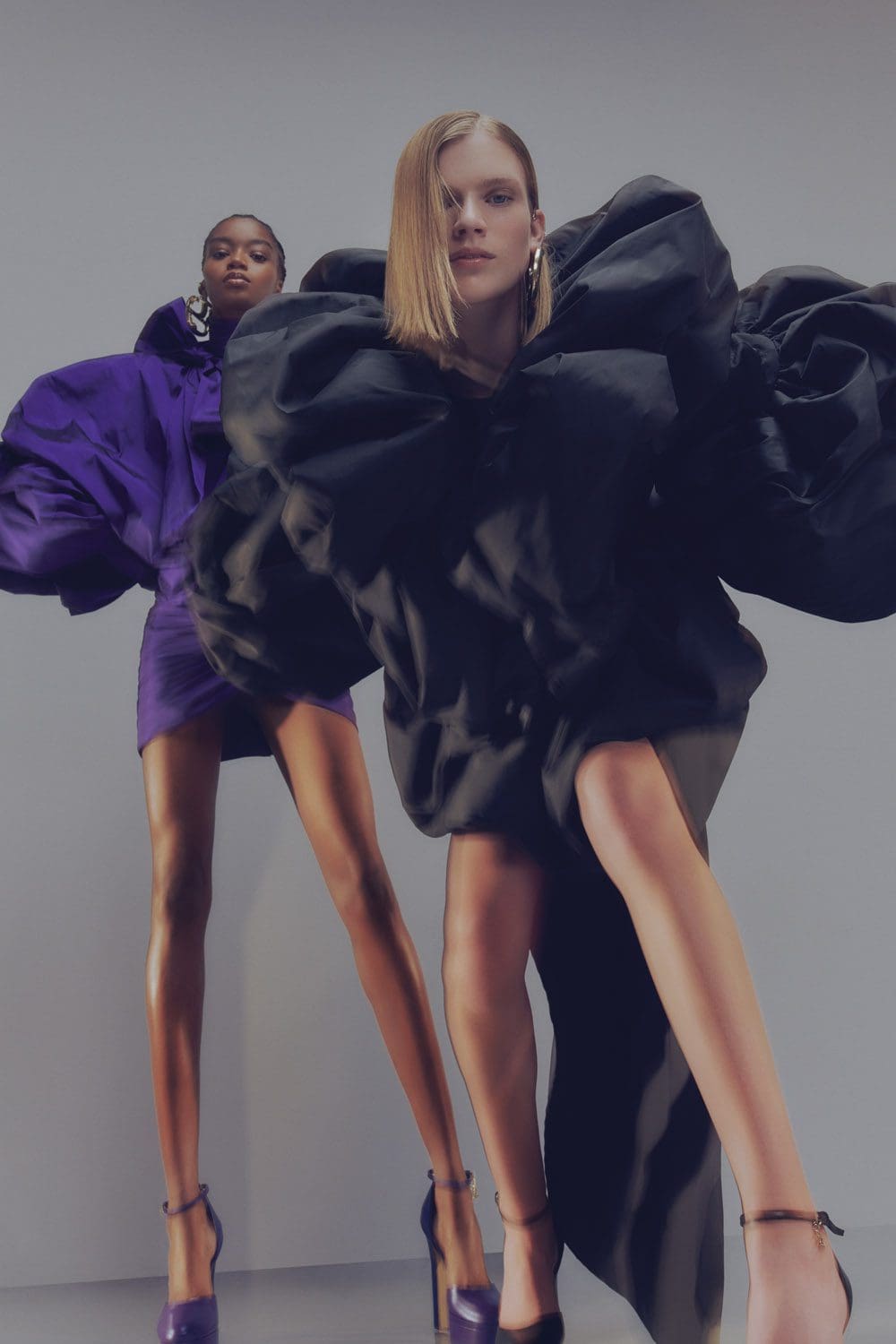 Elie Saab Pré-Outono 2022 por RUNWAY MAGAZINE