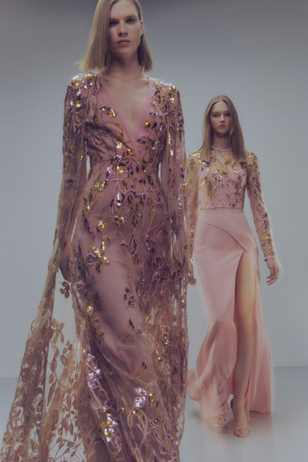 Elie Saab Pré-Outono 2022 por RUNWAY MAGAZINE