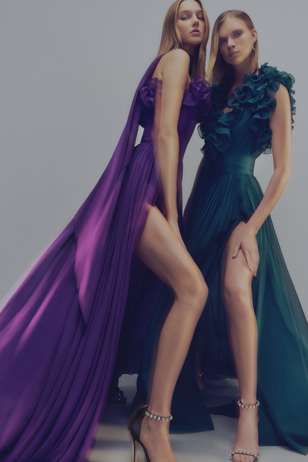 Elie Saab Pré-Outono 2022 por RUNWAY MAGAZINE