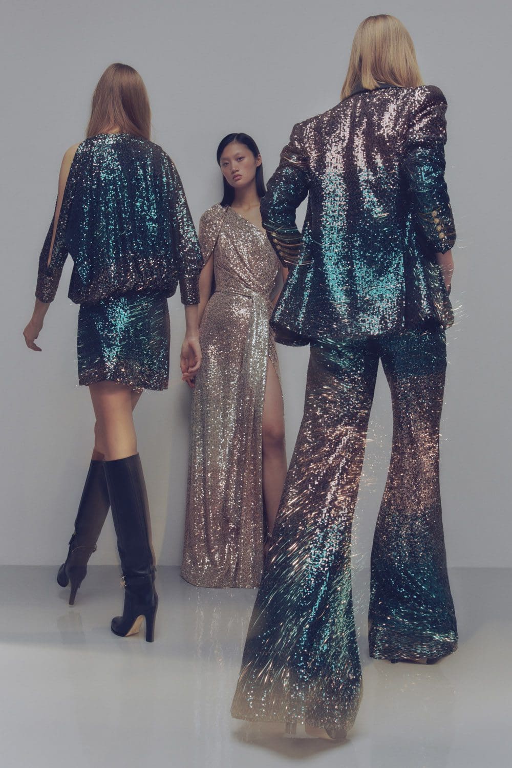 Elie Saab Pré-Outono 2022 por RUNWAY MAGAZINE