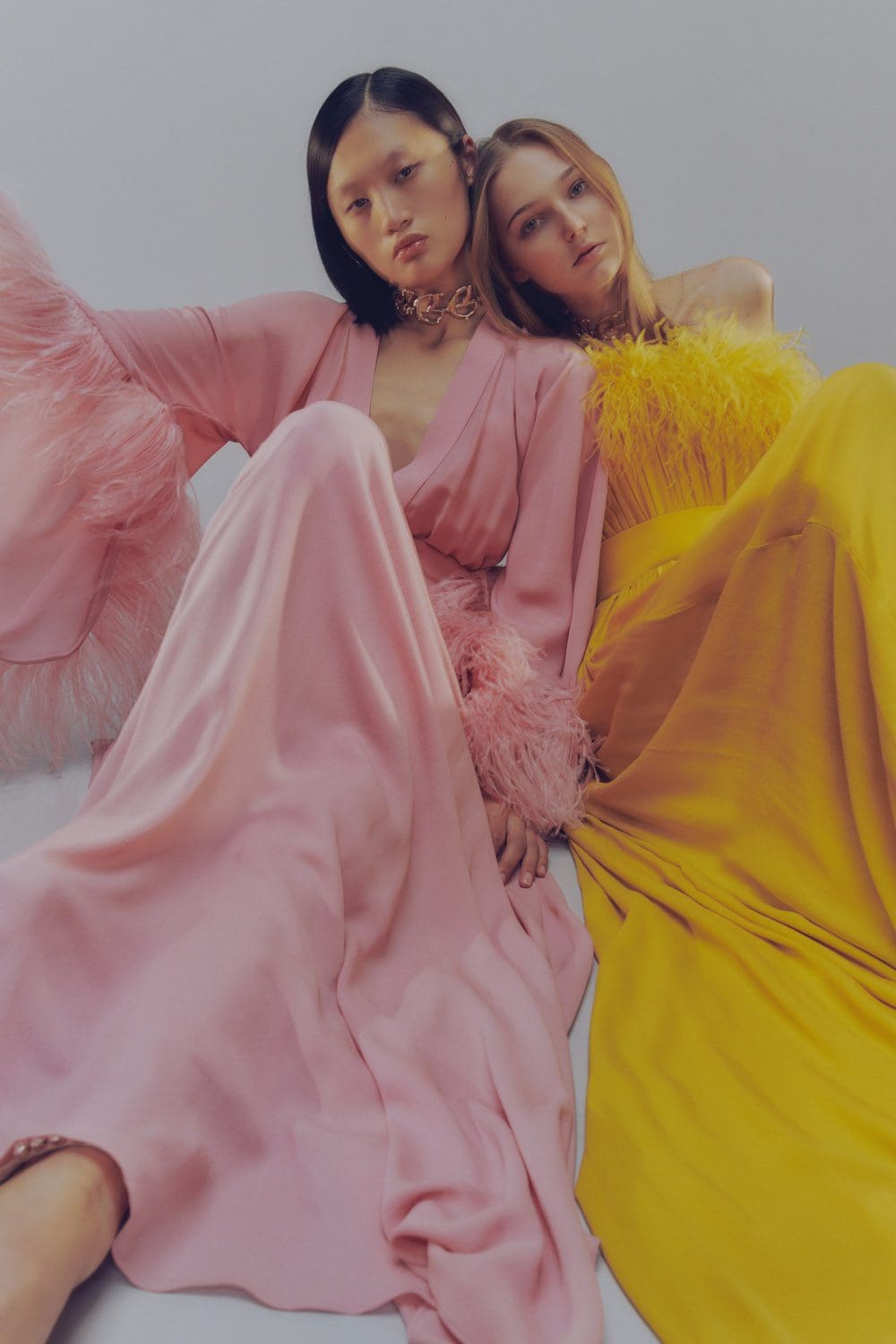 Elie Saab Pré-Outono 2022 por RUNWAY MAGAZINE