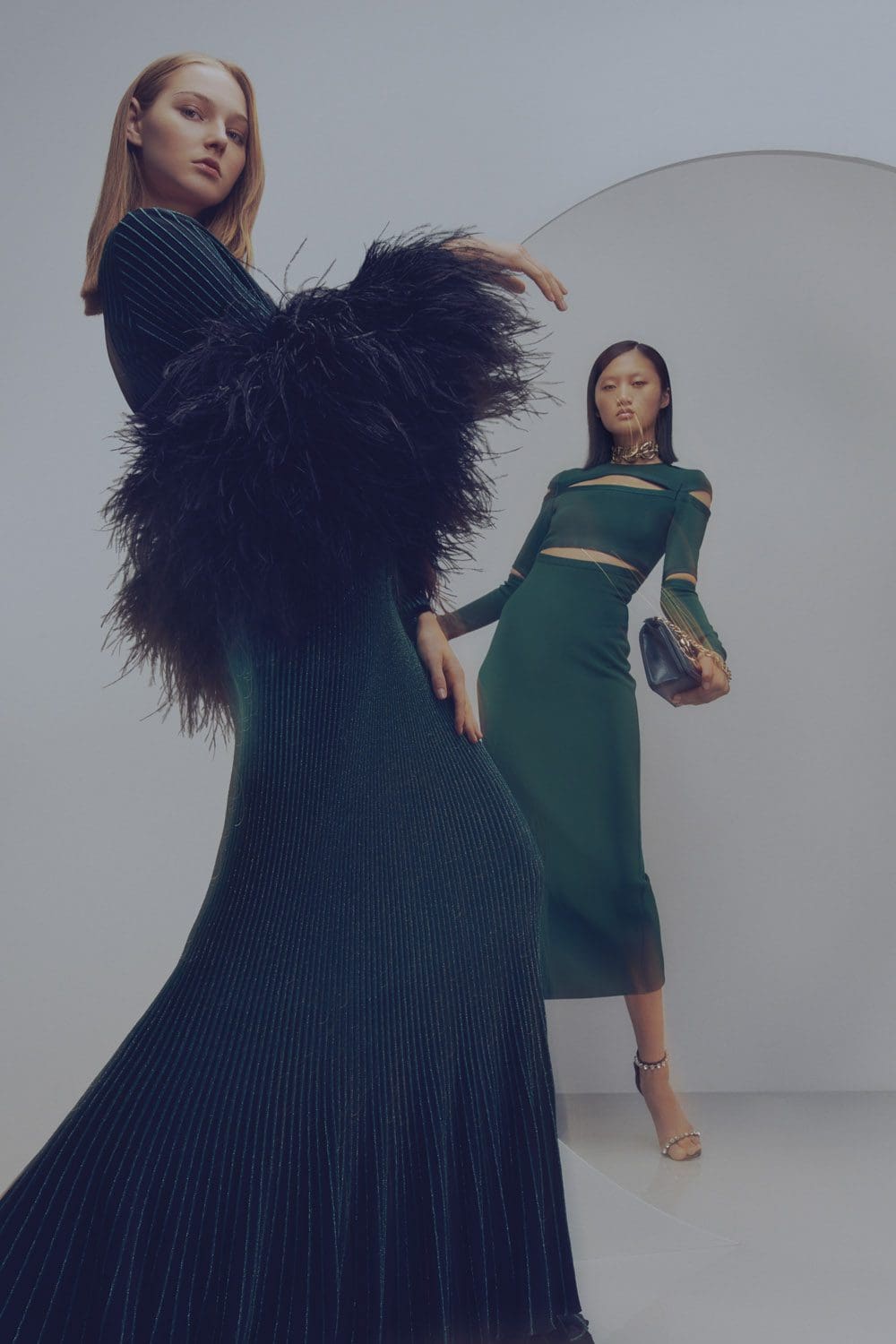Elie Saab Pré-Outono 2022 por RUNWAY MAGAZINE