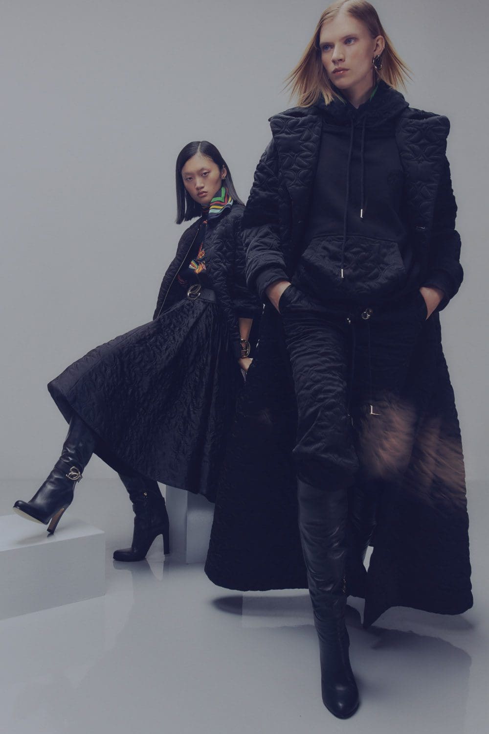 Elie Saab Pré-Outono 2022 por RUNWAY MAGAZINE