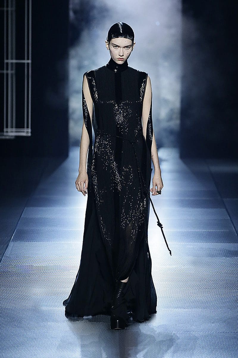 Fendi Couture Printemps Été 2022 par RUNWAY MAGAZINE