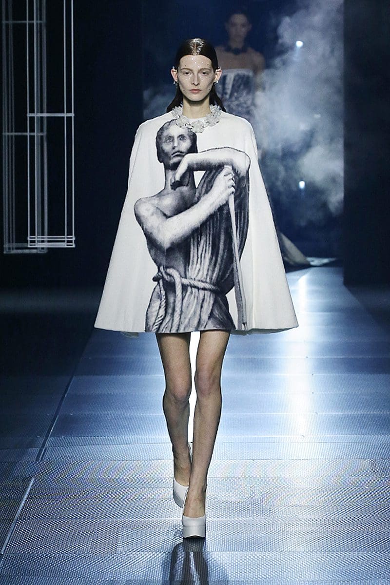 Fendi Couture Printemps Été 2022 par RUNWAY MAGAZINE