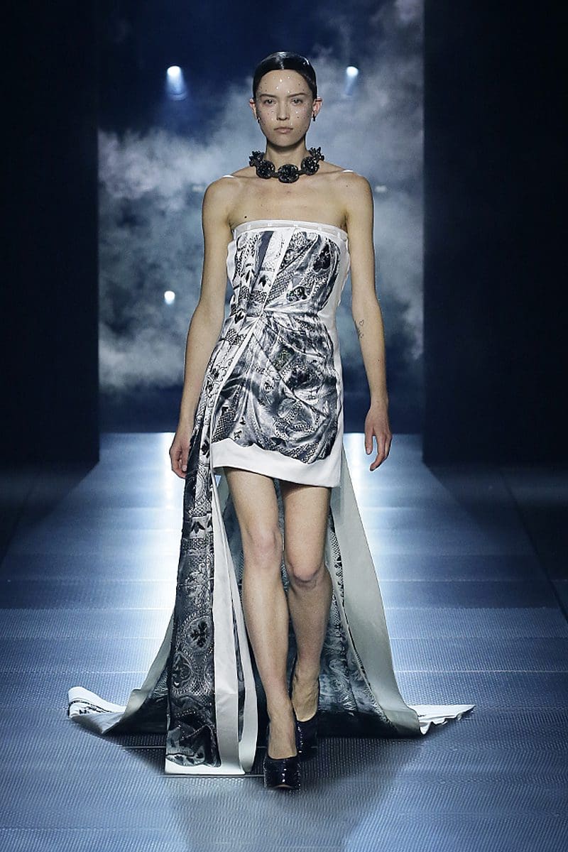 Fendi Couture Printemps Été 2022 par RUNWAY MAGAZINE