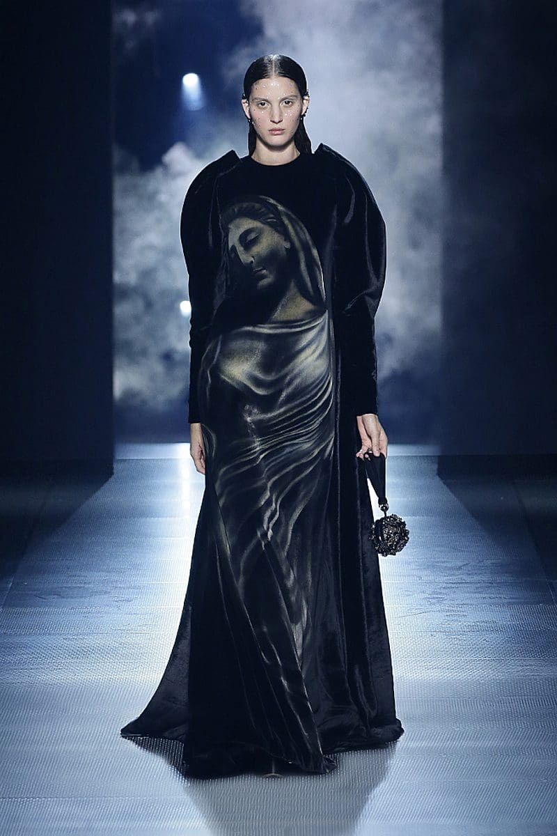 Fendi Couture Printemps Été 2022 par RUNWAY MAGAZINE