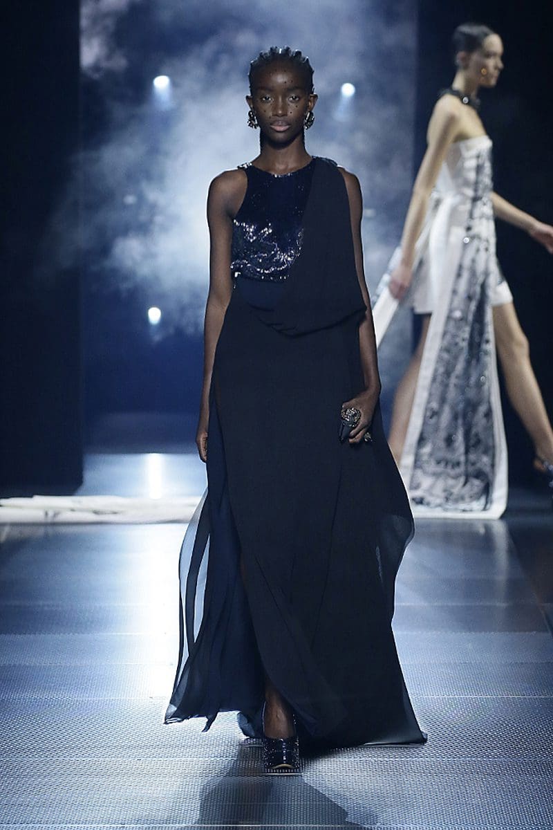 Fendi Couture Printemps Été 2022 par RUNWAY MAGAZINE