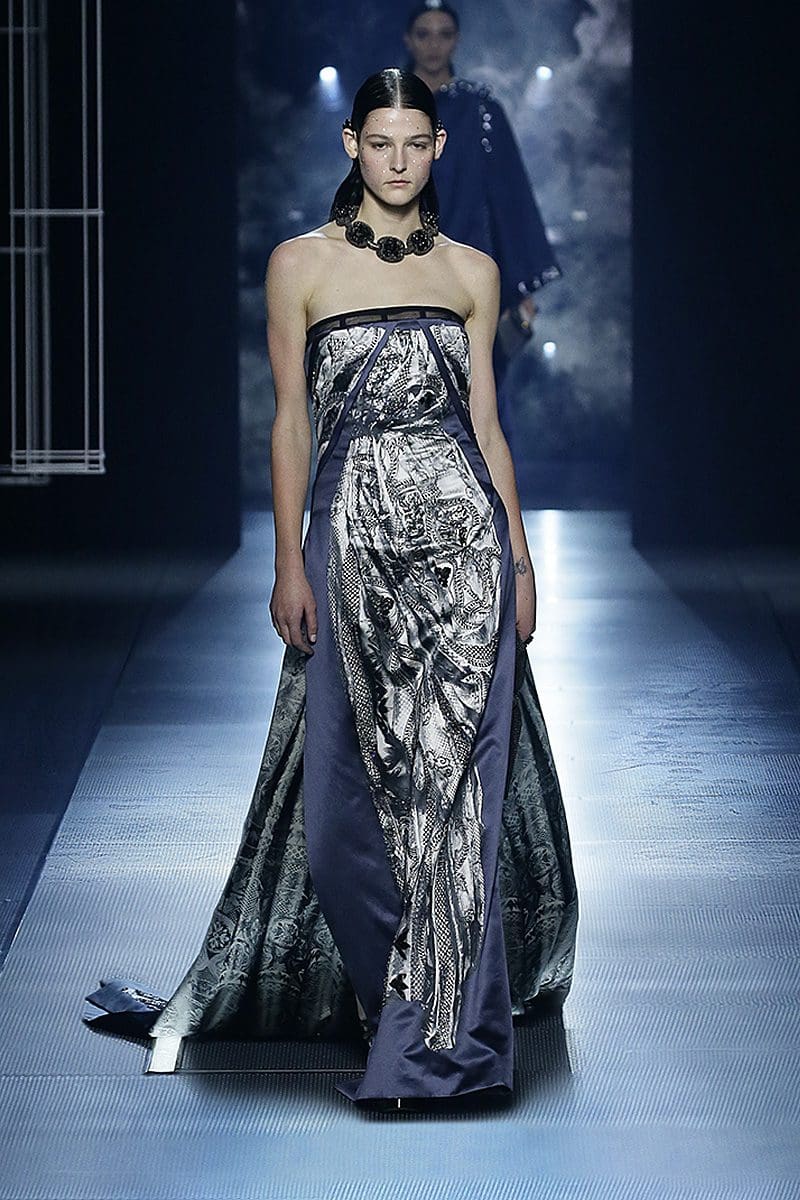 Fendi Couture Printemps Été 2022 par RUNWAY MAGAZINE