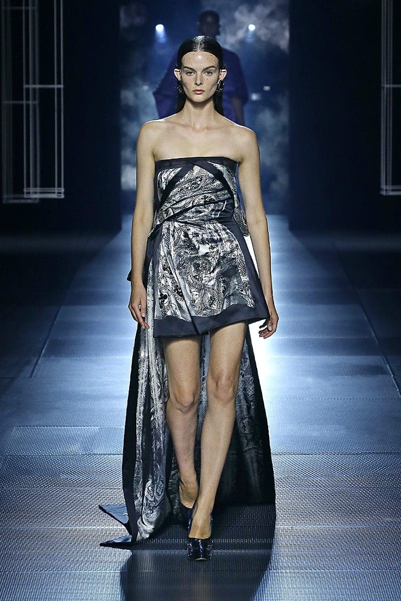 Fendi Couture Printemps Été 2022 par RUNWAY MAGAZINE
