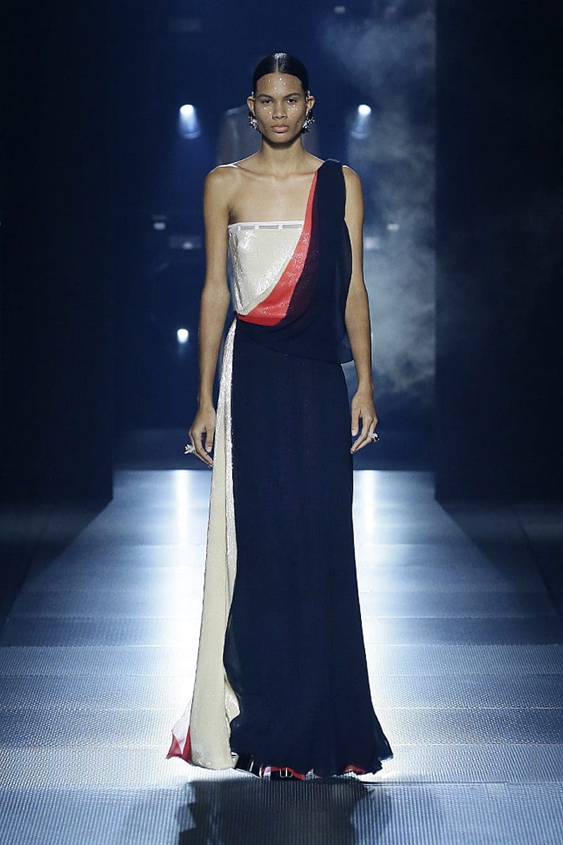 Fendi Couture Printemps Été 2022 par RUNWAY MAGAZINE