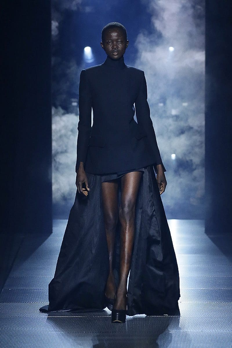 Fendi Couture Printemps Été 2022 par RUNWAY MAGAZINE
