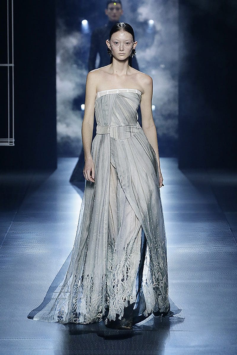 Fendi Couture Printemps Été 2022 par RUNWAY MAGAZINE