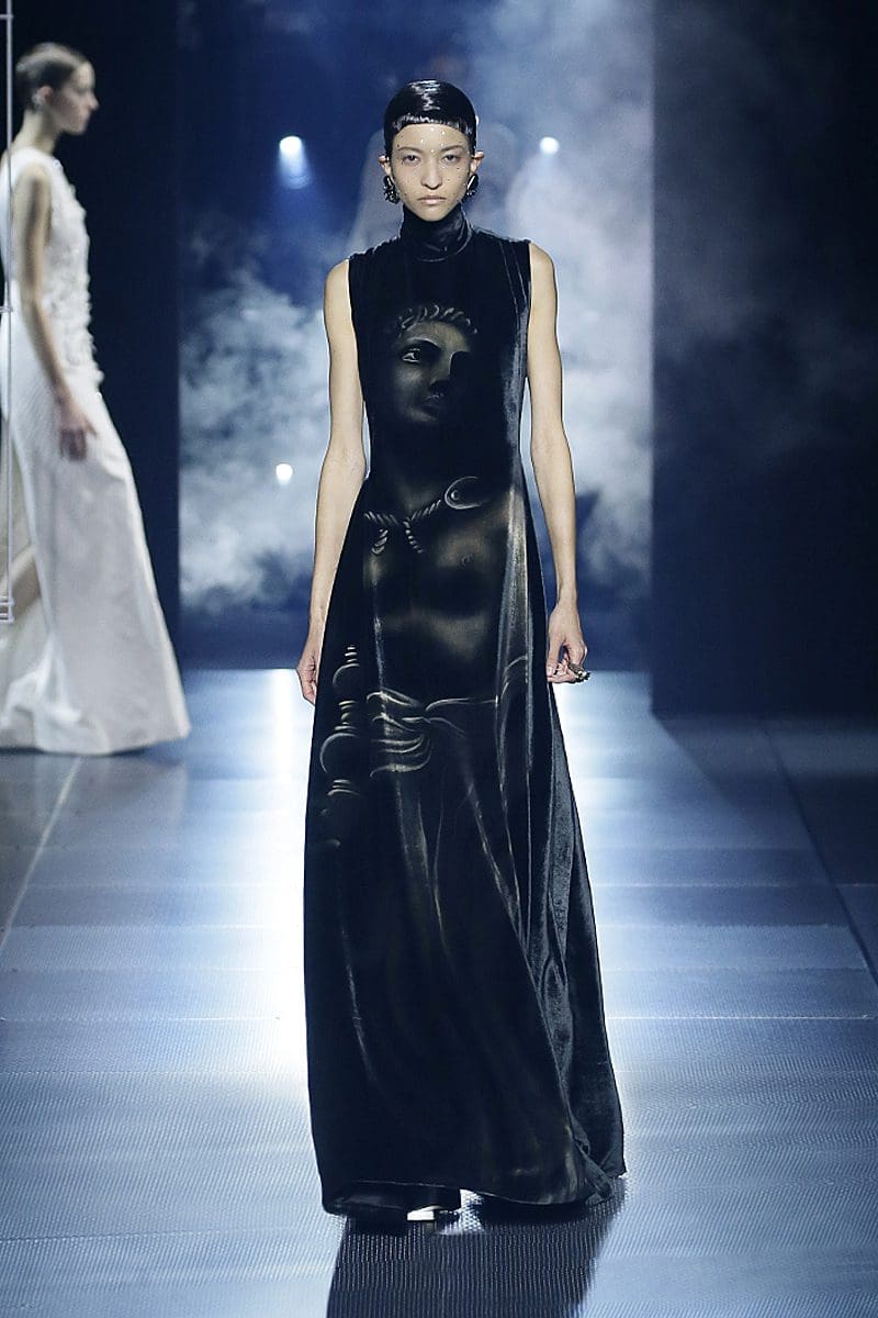 Fendi Couture Printemps Été 2022 par RUNWAY MAGAZINE
