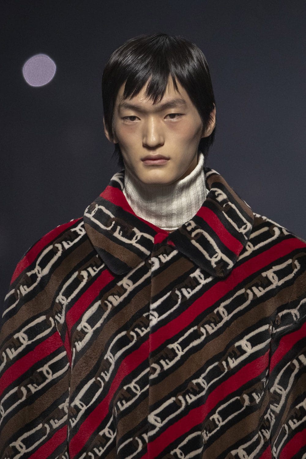 Fendi Herbst Winter 2022-2023 Nahaufnahme von RUNWAY MAGAZIN