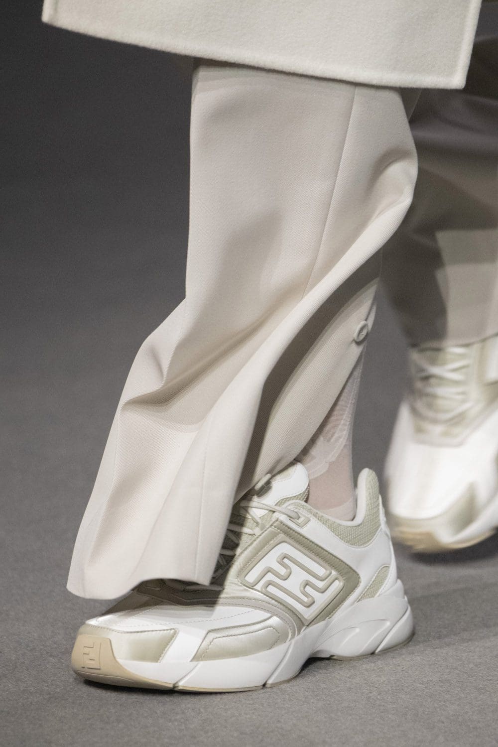 Fendi Herbst Winter 2022-2023 Nahaufnahme von RUNWAY MAGAZIN