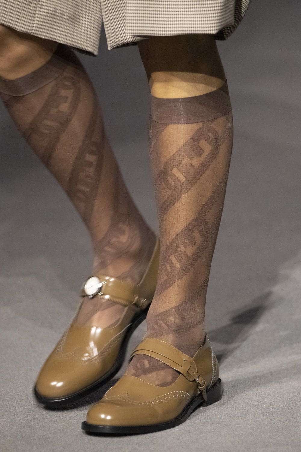 Fendi Herbst Winter 2022-2023 Nahaufnahme von RUNWAY MAGAZIN