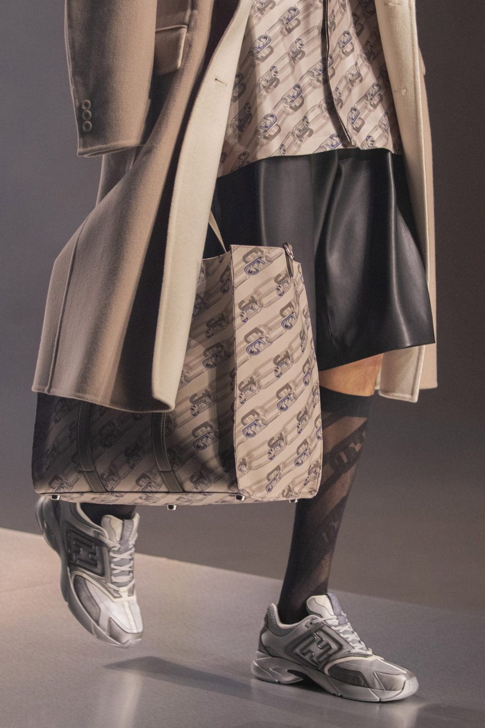 Fendi Herbst Winter 2022-2023 Nahaufnahme von RUNWAY MAGAZIN
