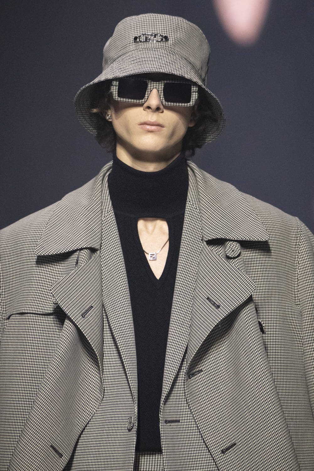 Fendi Herbst Winter 2022-2023 Nahaufnahme von RUNWAY MAGAZIN