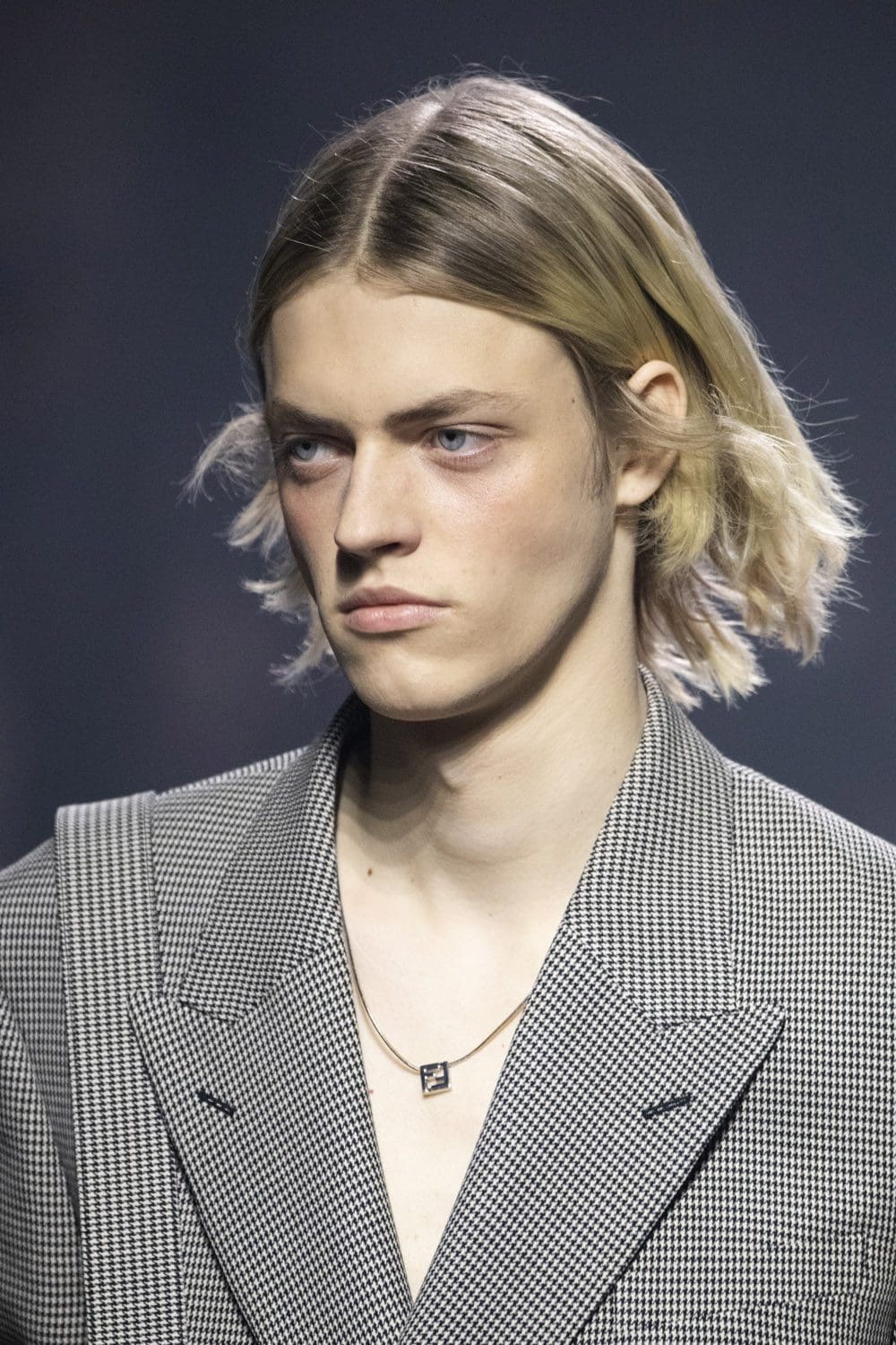 Fendi Herbst Winter 2022-2023 Nahaufnahme von RUNWAY MAGAZIN