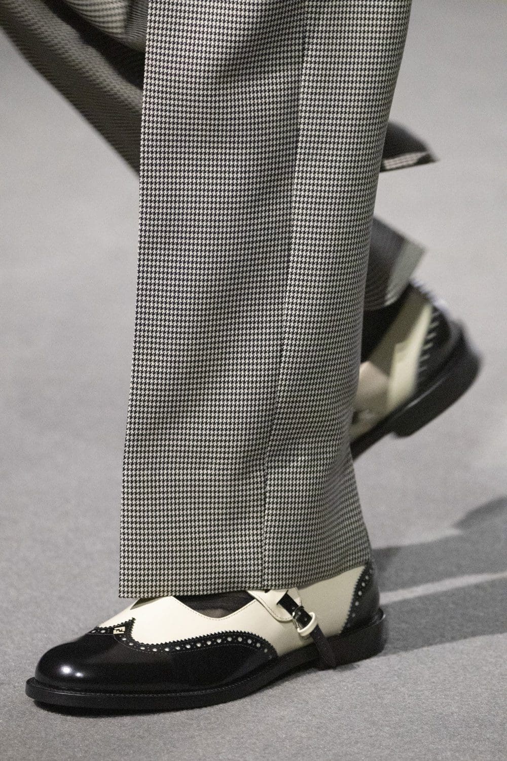 Fendi Herbst Winter 2022-2023 Nahaufnahme von RUNWAY MAGAZIN