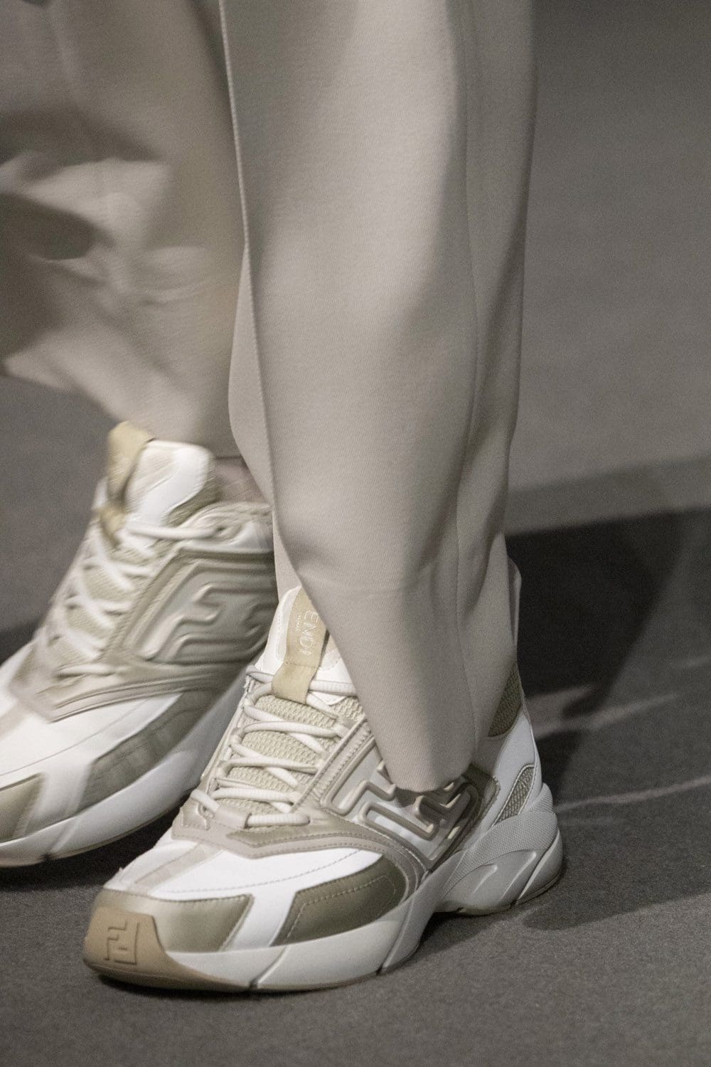 Fendi Herbst Winter 2022-2023 Nahaufnahme von RUNWAY MAGAZIN
