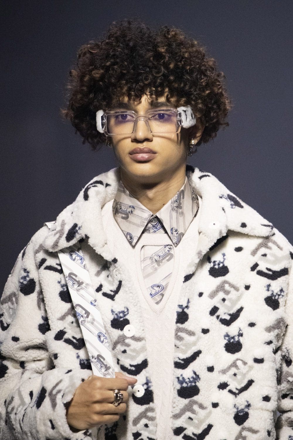 Fendi Herbst Winter 2022-2023 Nahaufnahme von RUNWAY MAGAZIN