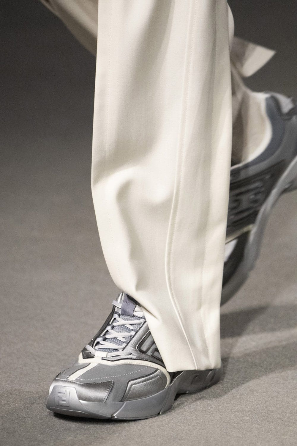 Fendi Herbst Winter 2022-2023 Nahaufnahme von RUNWAY MAGAZIN
