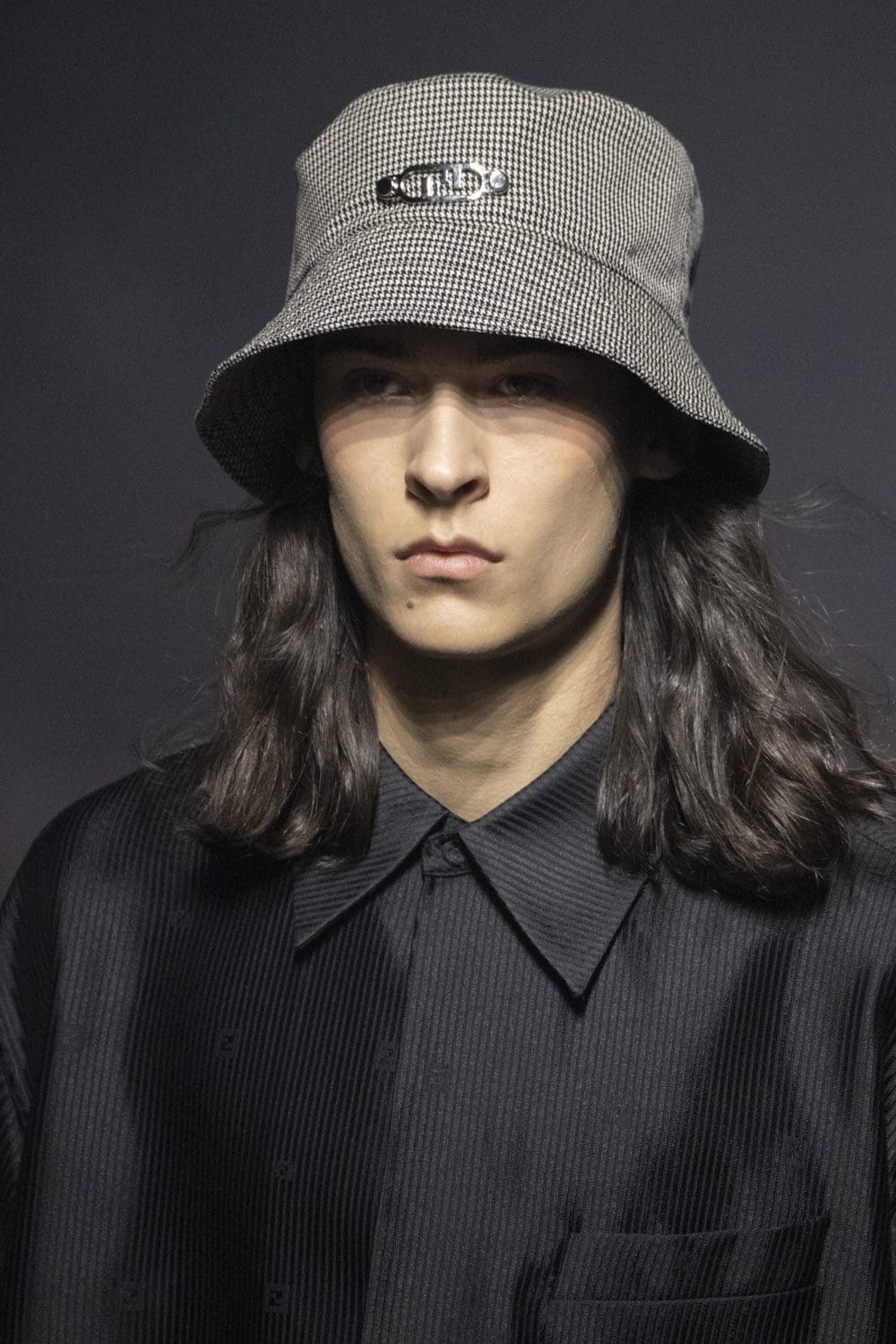 Fendi Herbst Winter 2022-2023 Nahaufnahme von RUNWAY MAGAZIN