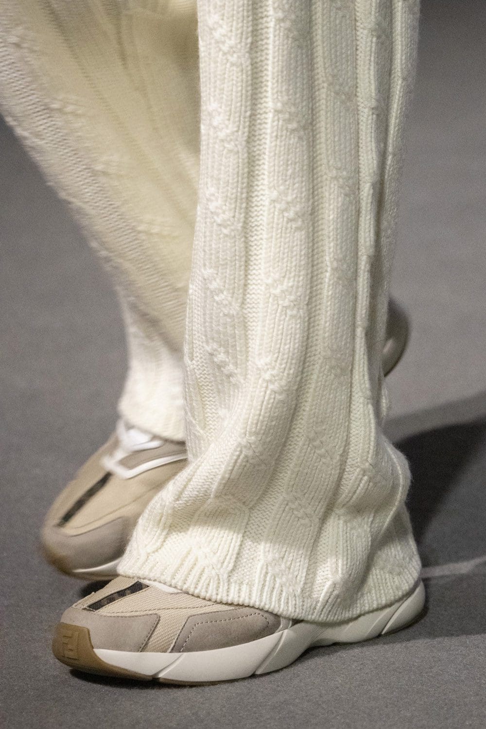 Fendi Herbst Winter 2022-2023 Nahaufnahme von RUNWAY MAGAZIN