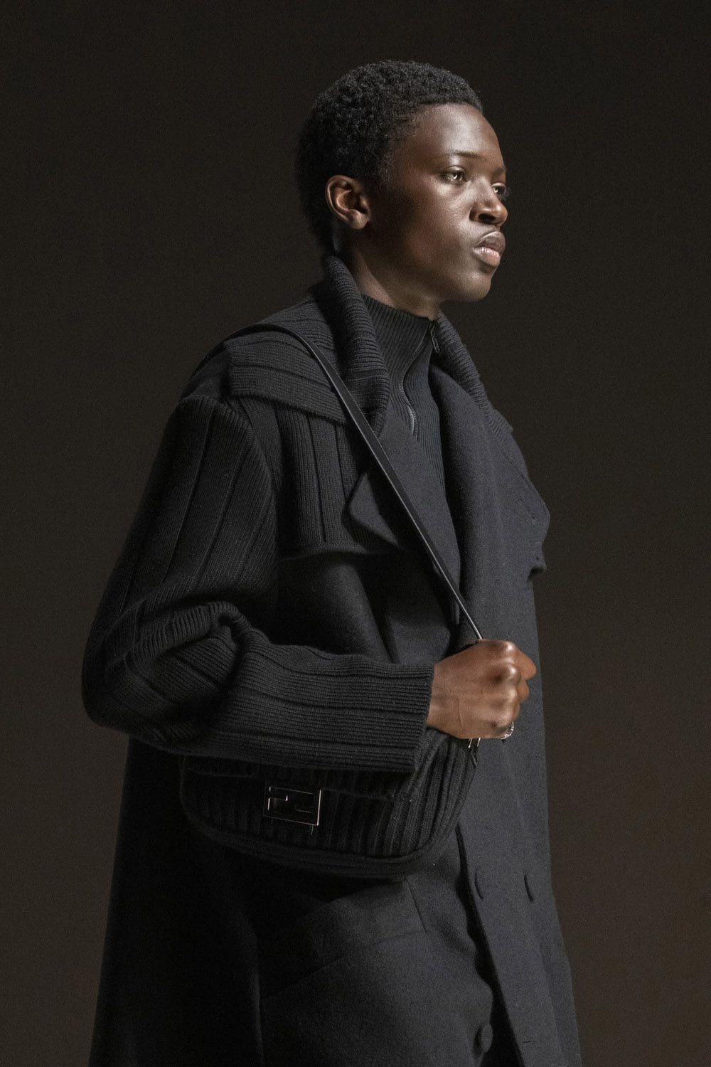 Fendi Herbst Winter 2022-2023 Nahaufnahme von RUNWAY MAGAZIN