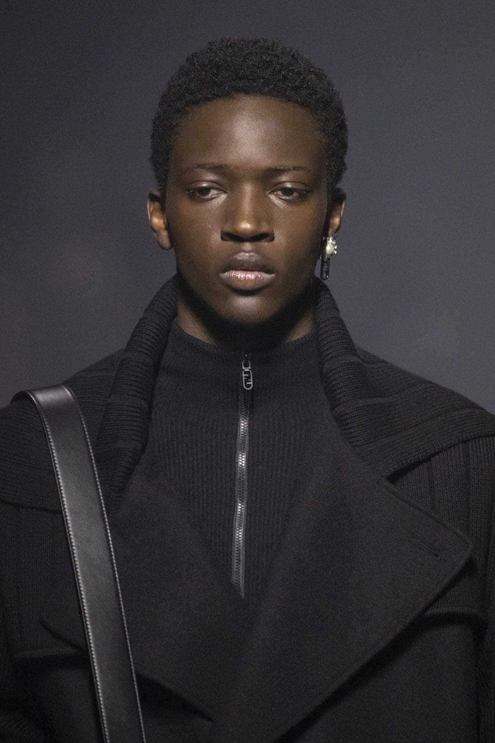 Fendi Herbst Winter 2022-2023 Nahaufnahme von RUNWAY MAGAZIN