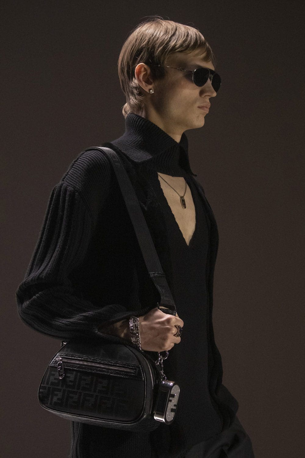 Fendi Herbst Winter 2022-2023 Nahaufnahme von RUNWAY MAGAZIN