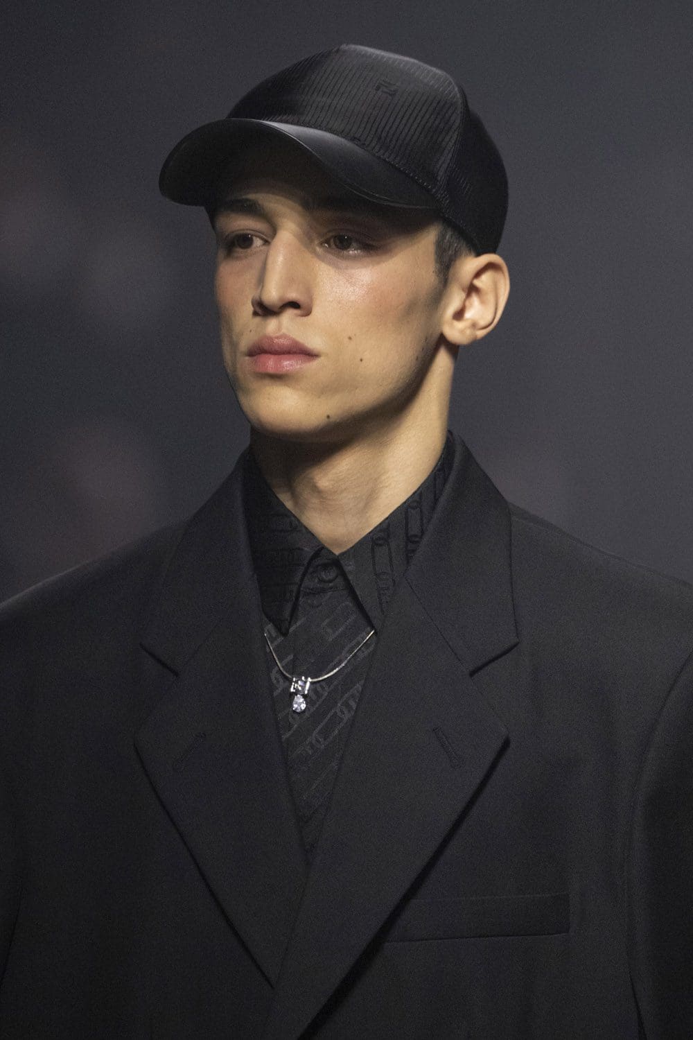 Fendi Herbst Winter 2022-2023 Nahaufnahme von RUNWAY MAGAZIN