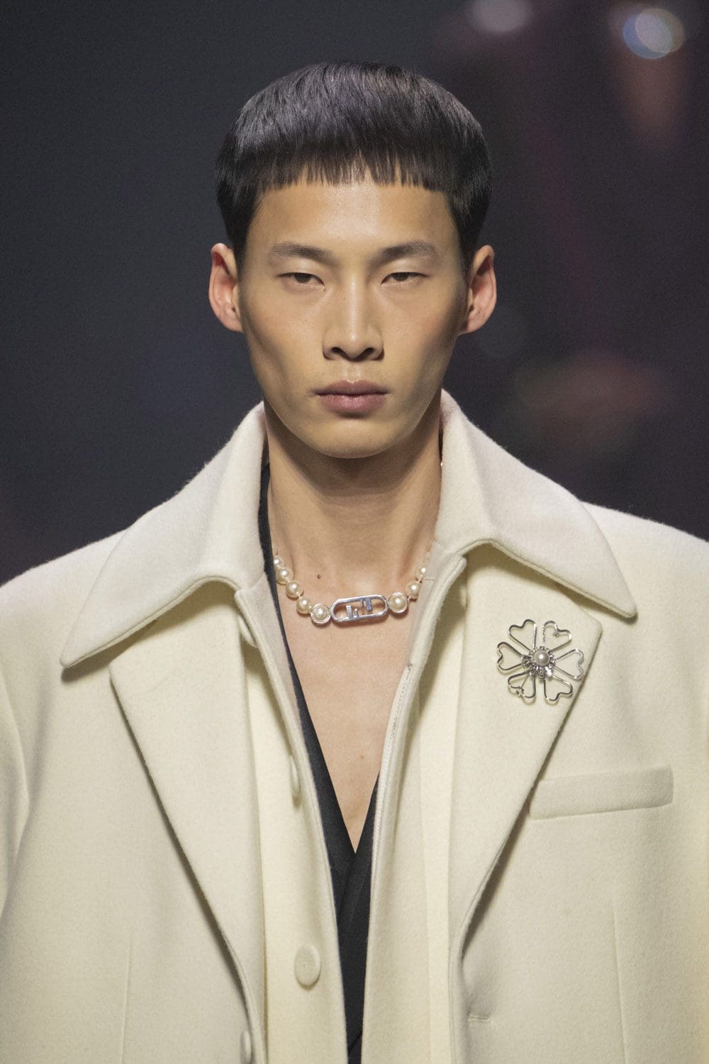 Fendi Herbst Winter 2022-2023 Nahaufnahme von RUNWAY MAGAZIN