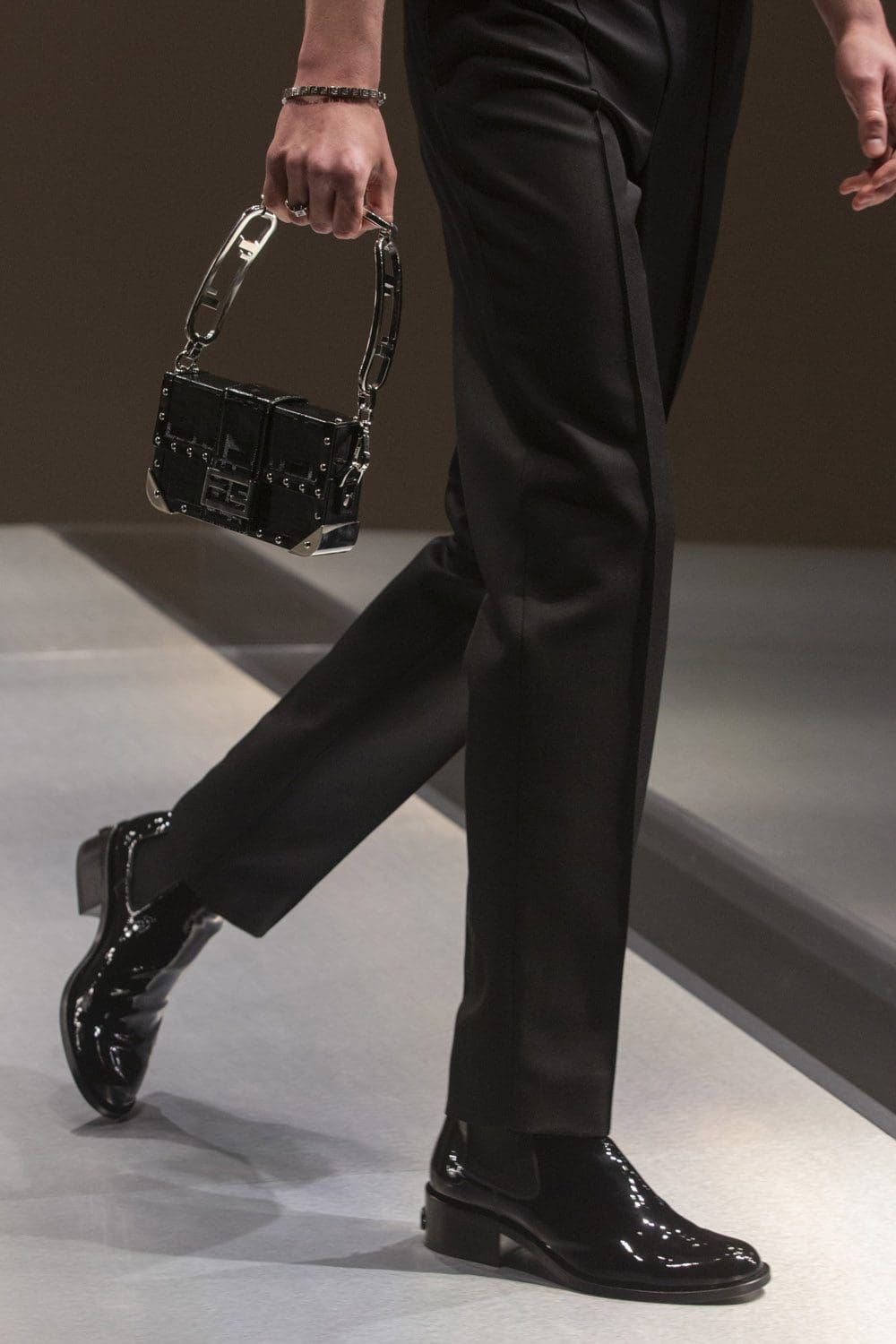 Fendi Herbst Winter 2022-2023 Nahaufnahme von RUNWAY MAGAZIN