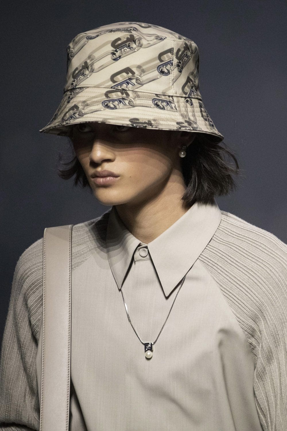 Fendi Herbst Winter 2022-2023 Nahaufnahme von RUNWAY MAGAZIN