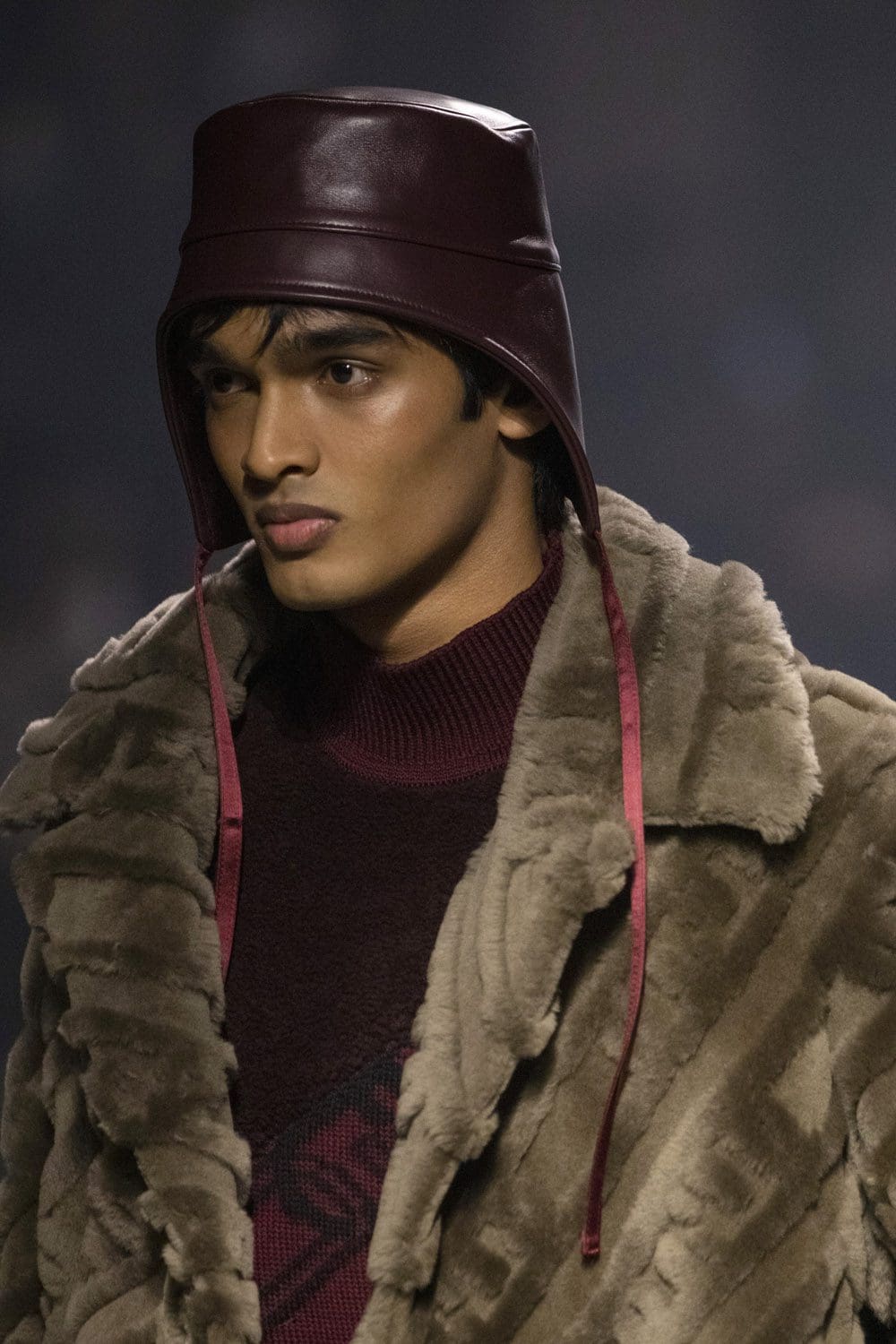Fendi Herbst Winter 2022-2023 Nahaufnahme von RUNWAY MAGAZIN