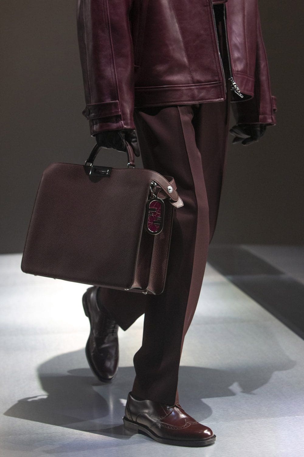 Fendi Herbst Winter 2022-2023 Nahaufnahme von RUNWAY MAGAZIN