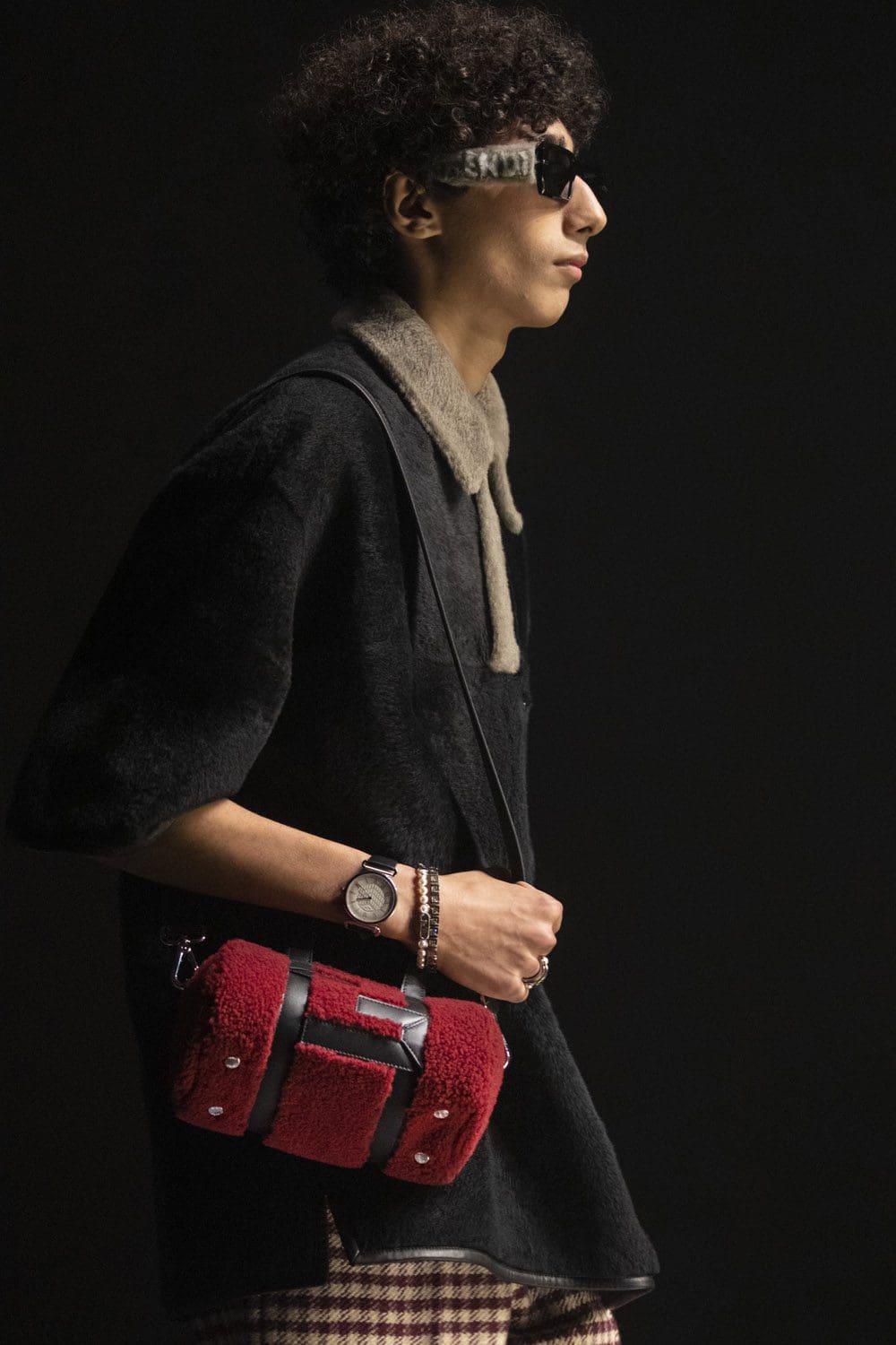 Fendi Herbst Winter 2022-2023 Nahaufnahme von RUNWAY MAGAZIN
