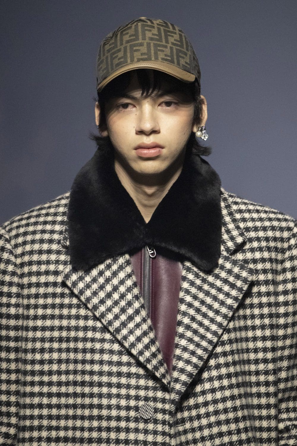 Fendi Herbst Winter 2022-2023 Nahaufnahme von RUNWAY MAGAZIN