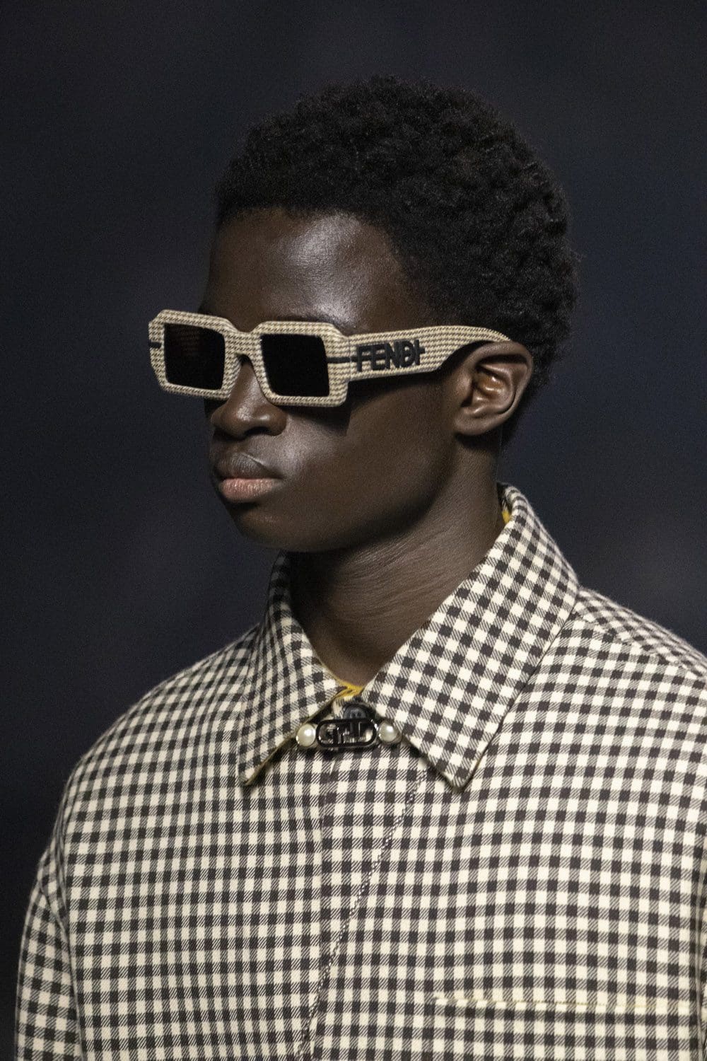 Fendi Herbst Winter 2022-2023 Nahaufnahme von RUNWAY MAGAZIN