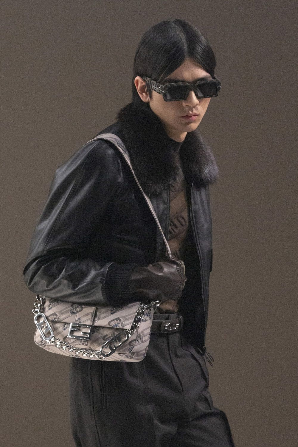 Fendi Herbst Winter 2022-2023 Nahaufnahme von RUNWAY MAGAZIN